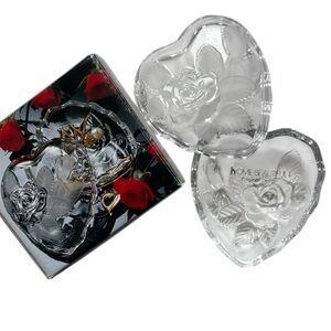 NWT Charming Vintage Home Beautiful "Winter Rose" Glass Heart Trinket Box